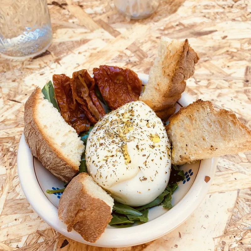 Burrata Crostini