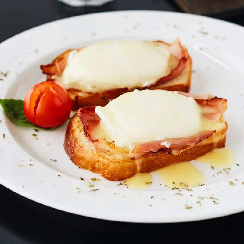 Eggs Benedict